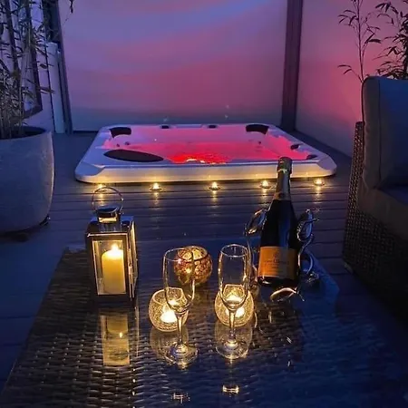 Luxury Hot Tub 5 Star Country Park Huge Veranda Colour Change Hot Tub Private Fishing Free Parking Hotel 3*