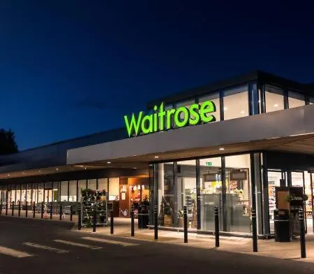 Luxury Hot Tub 5 Star Country Park Huge Veranda Colour Change Hot Tub Private Fishing Free Parking