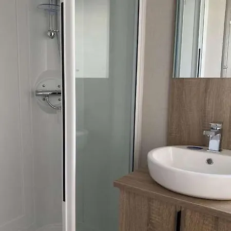 Luxury Hot Tub 5 Star Country Park Huge Veranda Colour Change Hot Tub Private Fishing Free Parking Hotel Malton