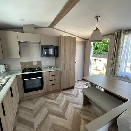 Luxury Hot Tub 5 Star Country Park Huge Veranda Colour Change Hot Tub Private Fishing Free Parking Hotel Malton