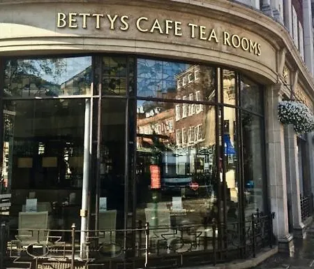 Luxury Hot Tub 5 Star Country Park Huge Veranda Colour Change Hot Tub Private Fishing Free Parking Hotel Malton