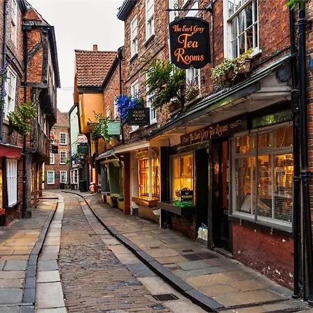 Luxury Hot Tub 5 Star Country Park Huge Veranda Colour Change Hot Tub Private Fishing Free Parking Hotel