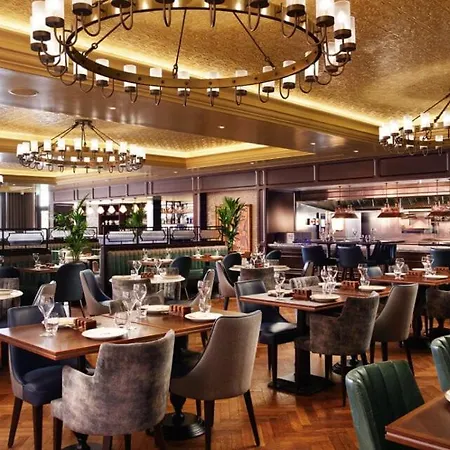 Luxury Hot Tub 5 Star Country Park Huge Veranda Colour Change Hot Tub Private Fishing Free Parking 3*